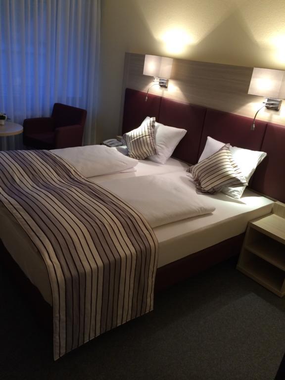Stadthotel 바트팔링보슈텔 객실 사진